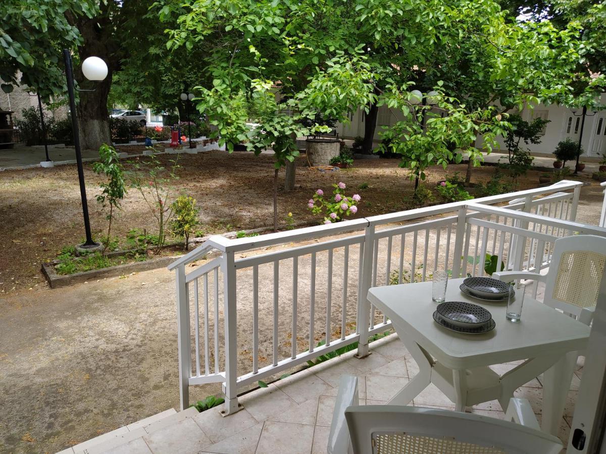 Avli Studios Kokkino Nero Exterior photo